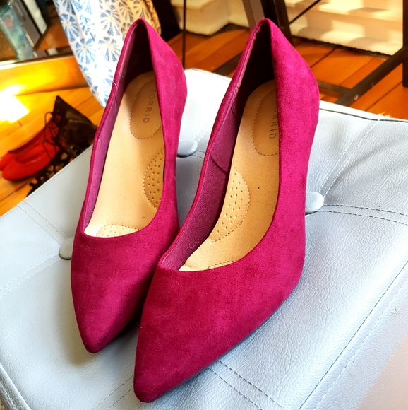 Wine Kitten Toed Pumps - Picture 5 of 7